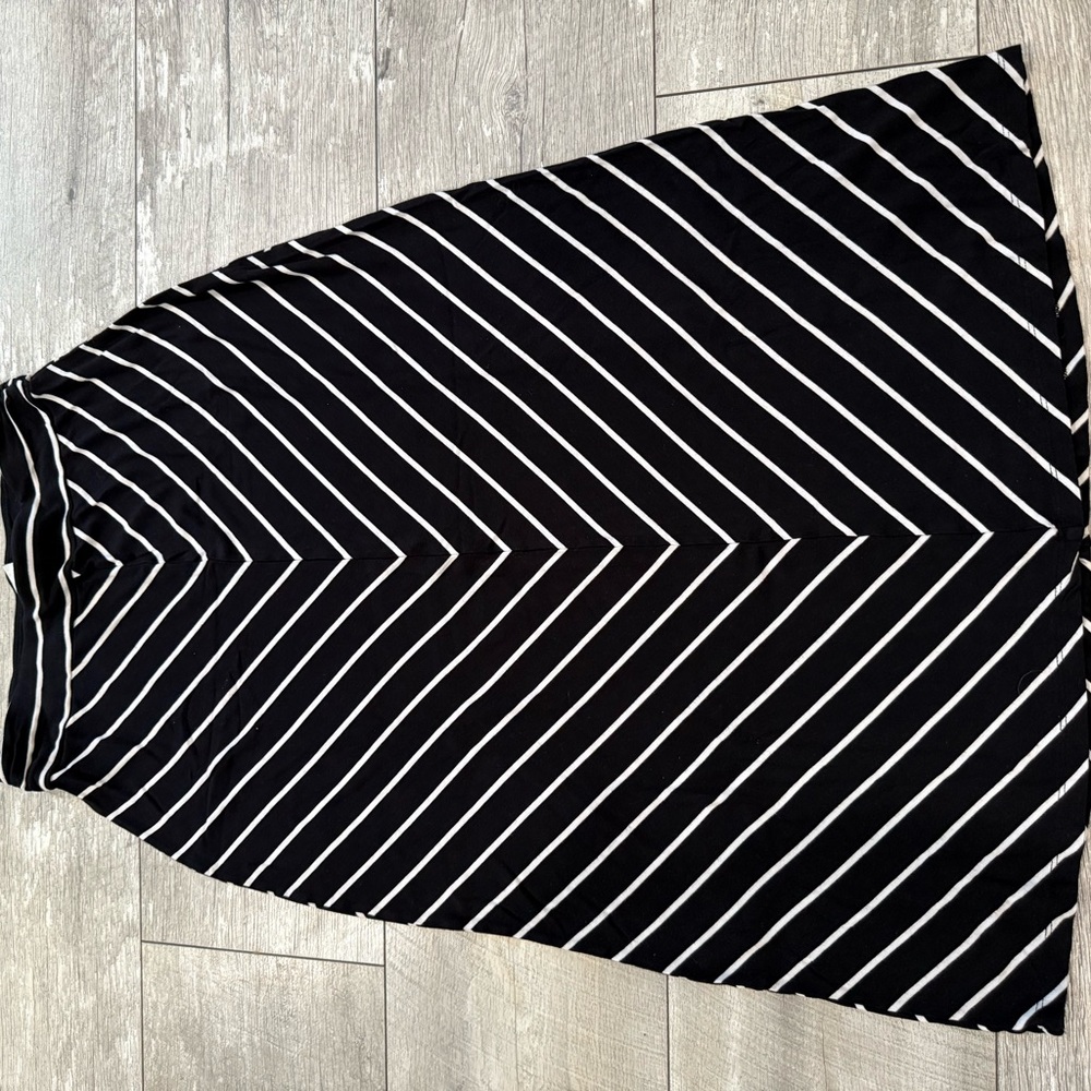 Liz Claiborne Black and White Midi A-Line Skirt